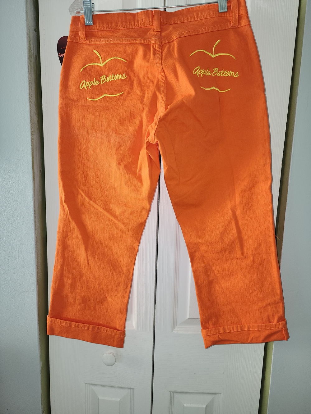 Apple Bottoms Orange Capri with Script Logo Size 8 Y2K Festive Vib - Picture 8 of 8